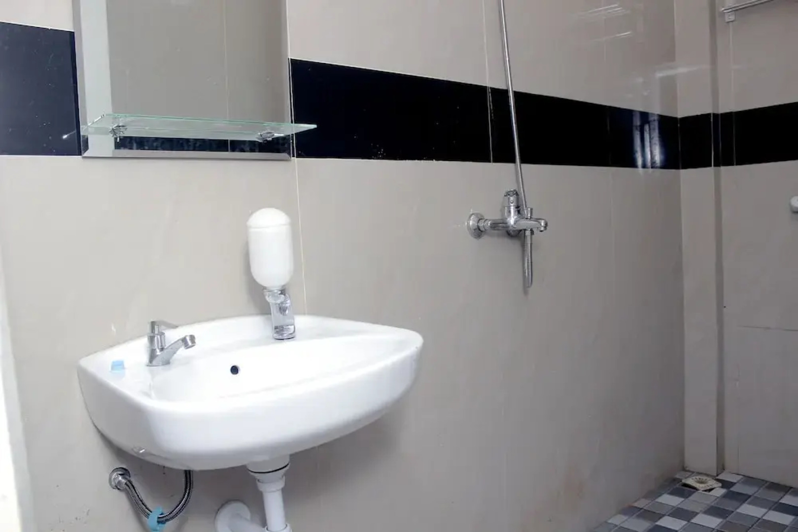 OYO 783 Grand Mentari Guest House