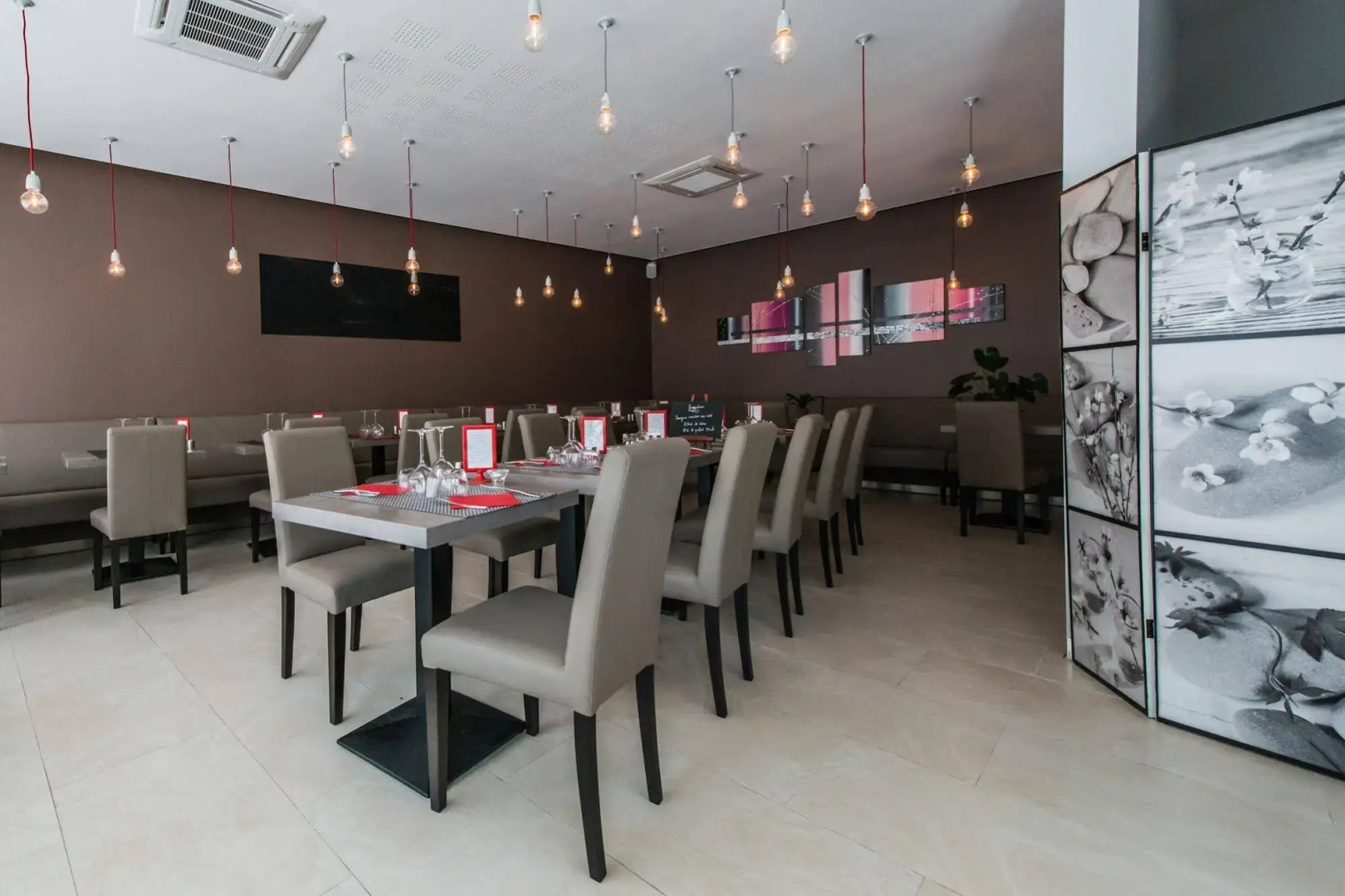 Hôtel Holidays & Work