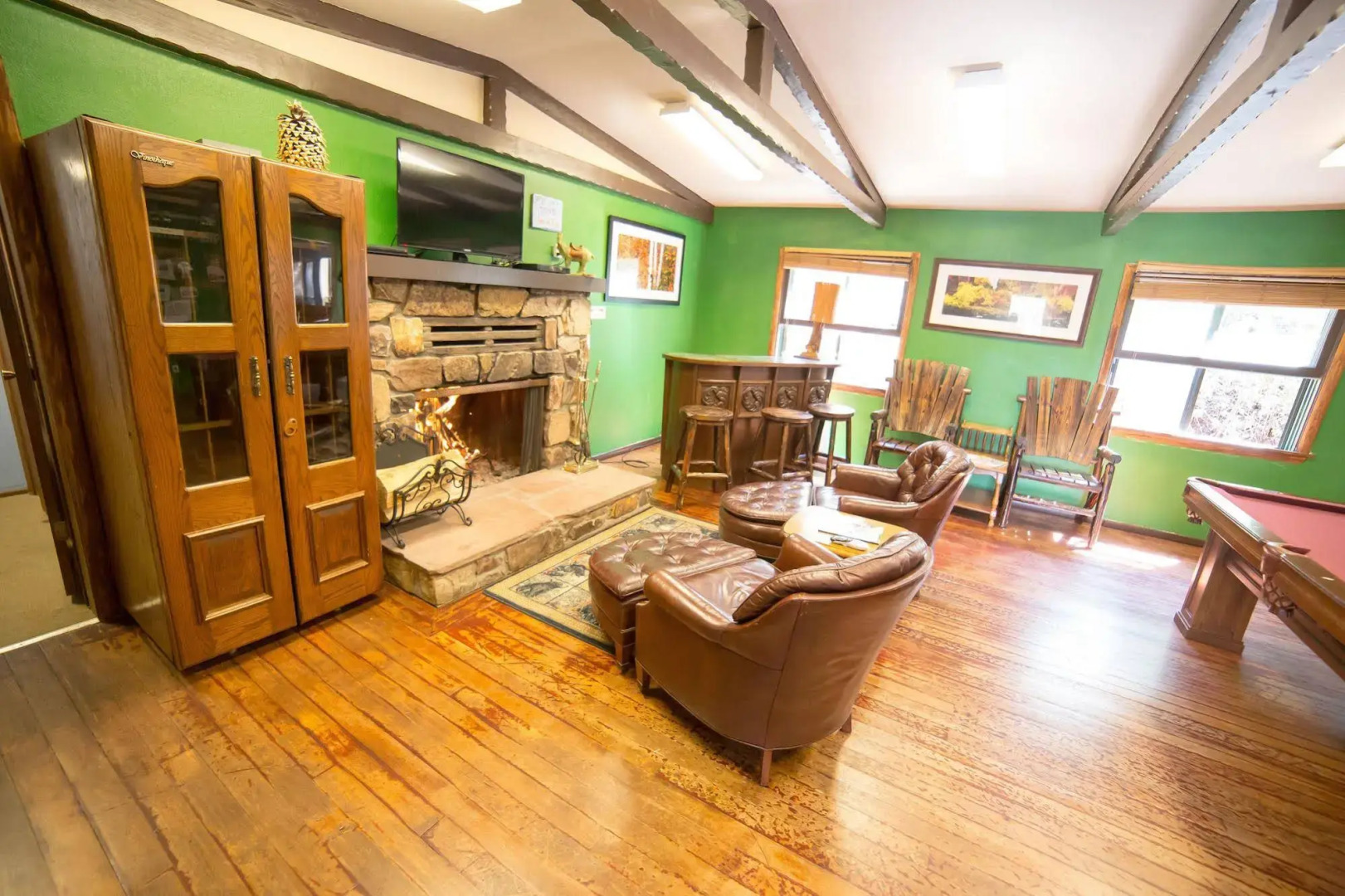 ITH Big Bear Lake Mountain Hostel & Lodge