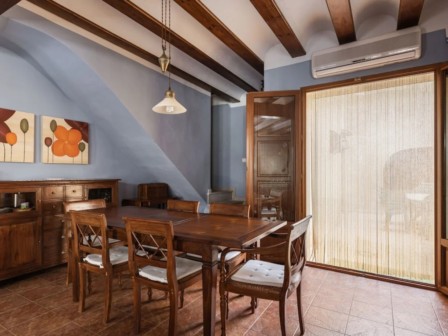 Cosy Holiday Home in Valencia With Billiards and Barbecue