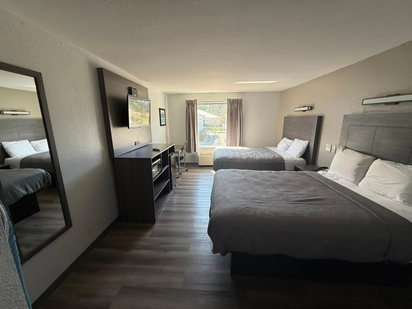 Quality Inn & Suites Biloxi - Ocean Springs