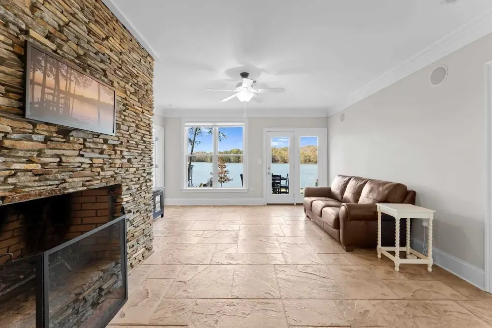 Sunset Pointe by Avantstay Waterfront, Beach, Fire Pit Sleeps 14 5bdr 4BA