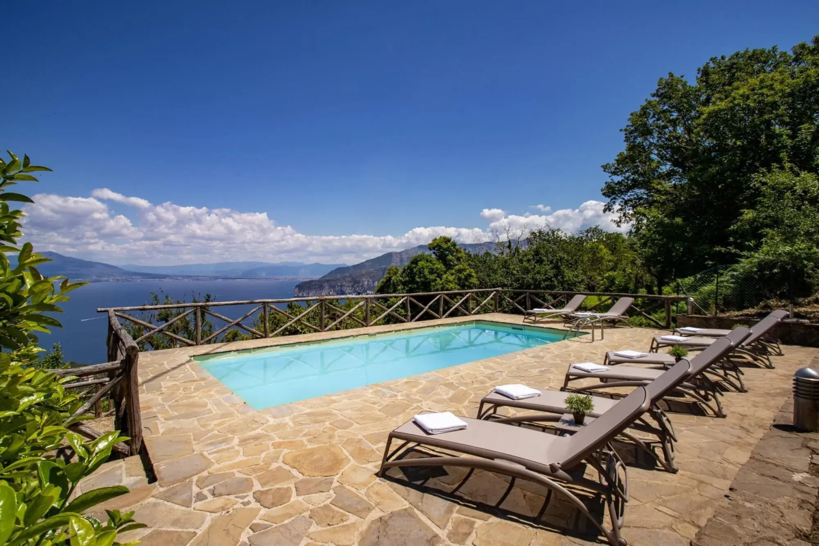 Villa Giulia amazing villa with pool, patio, bbq and sea views