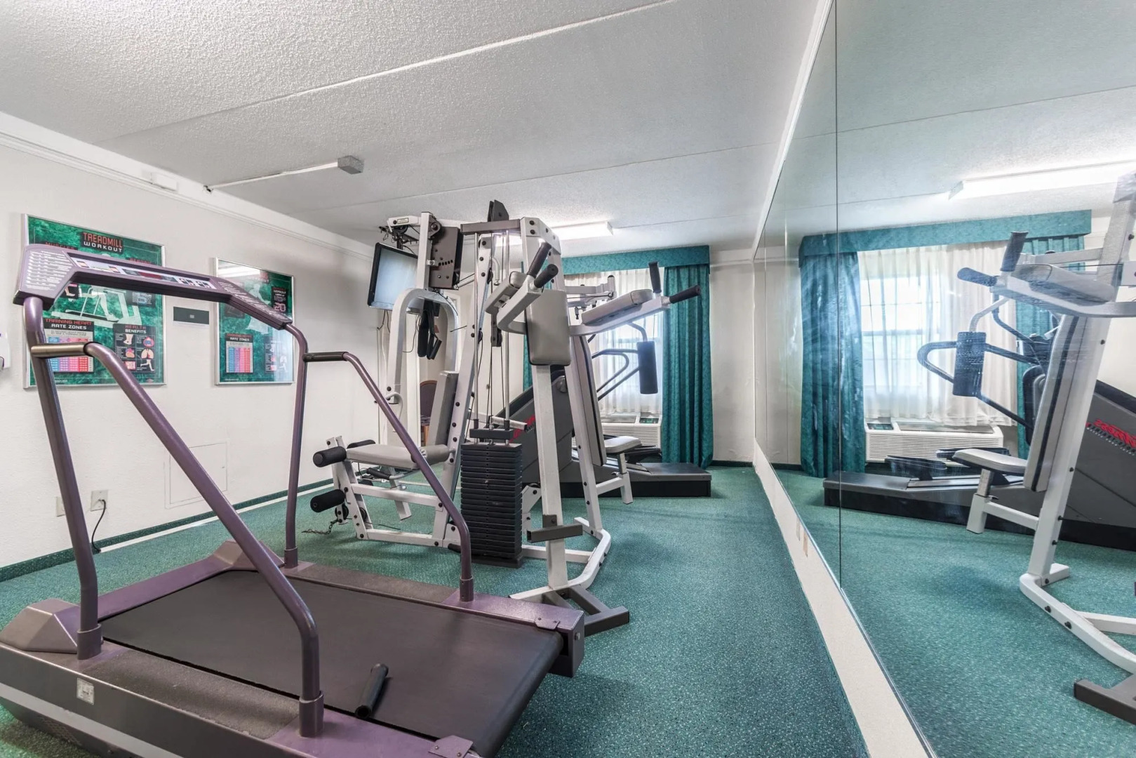 Motel 6 Hazelwood, MO