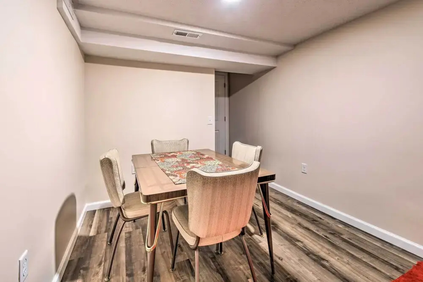 Stylish Vacation Rental - Walk to Isu!