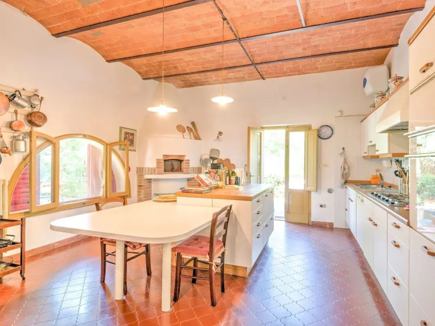 Hilltop Holiday Home in San Miniato with Hot Tub