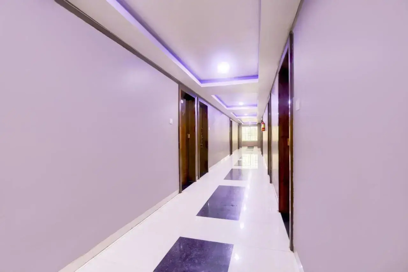 OYO 27960 Hotel Divya Sai Palace