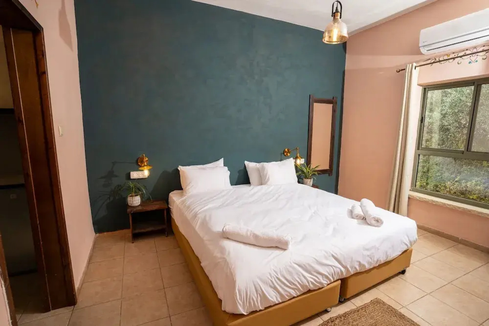 Mantur Parod by Selina