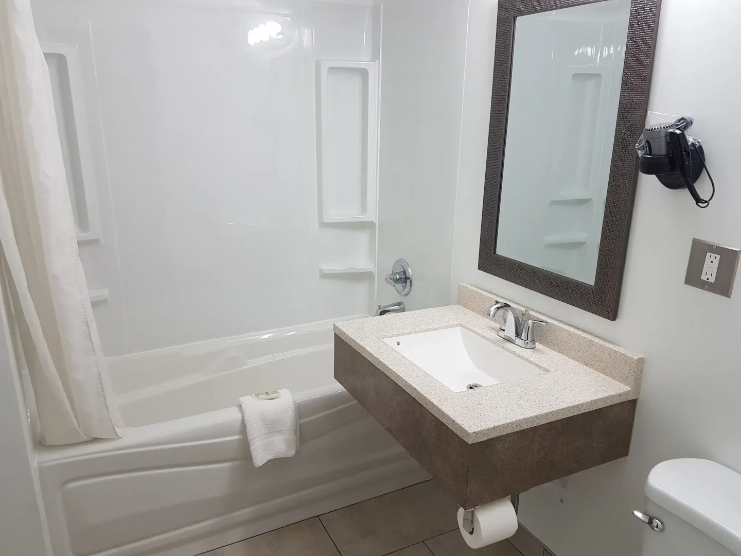 Parkway Motel & European Lodges