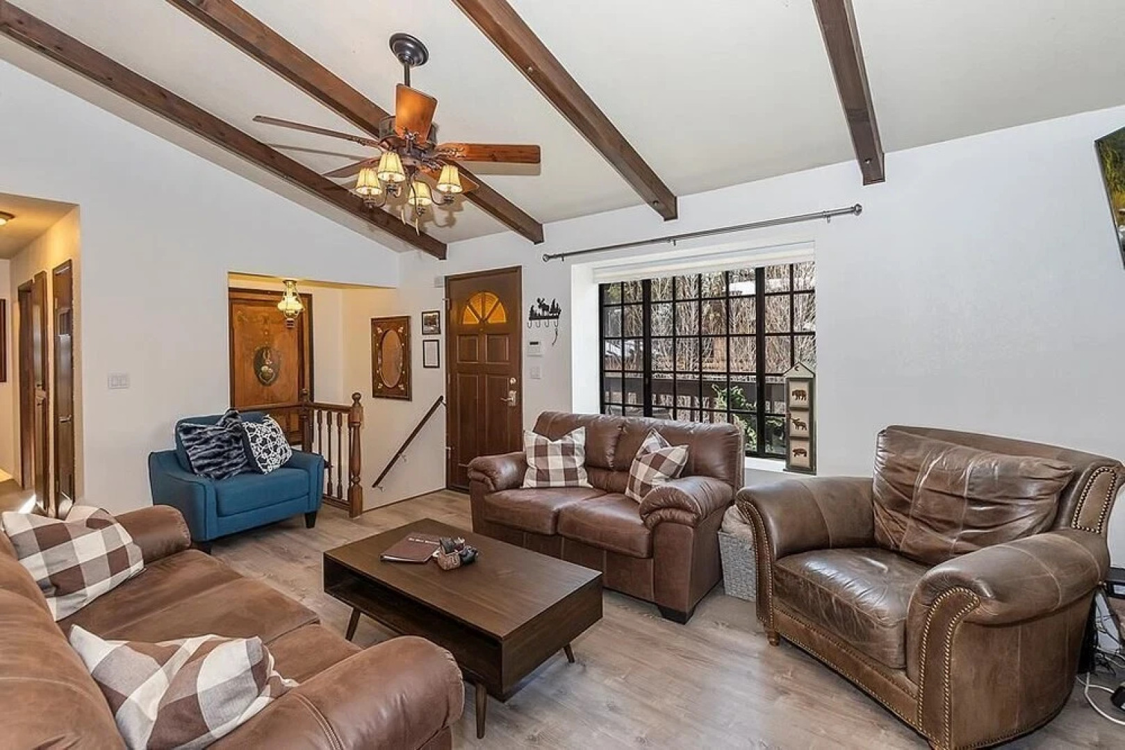 027 - Gold Mountain Getaway