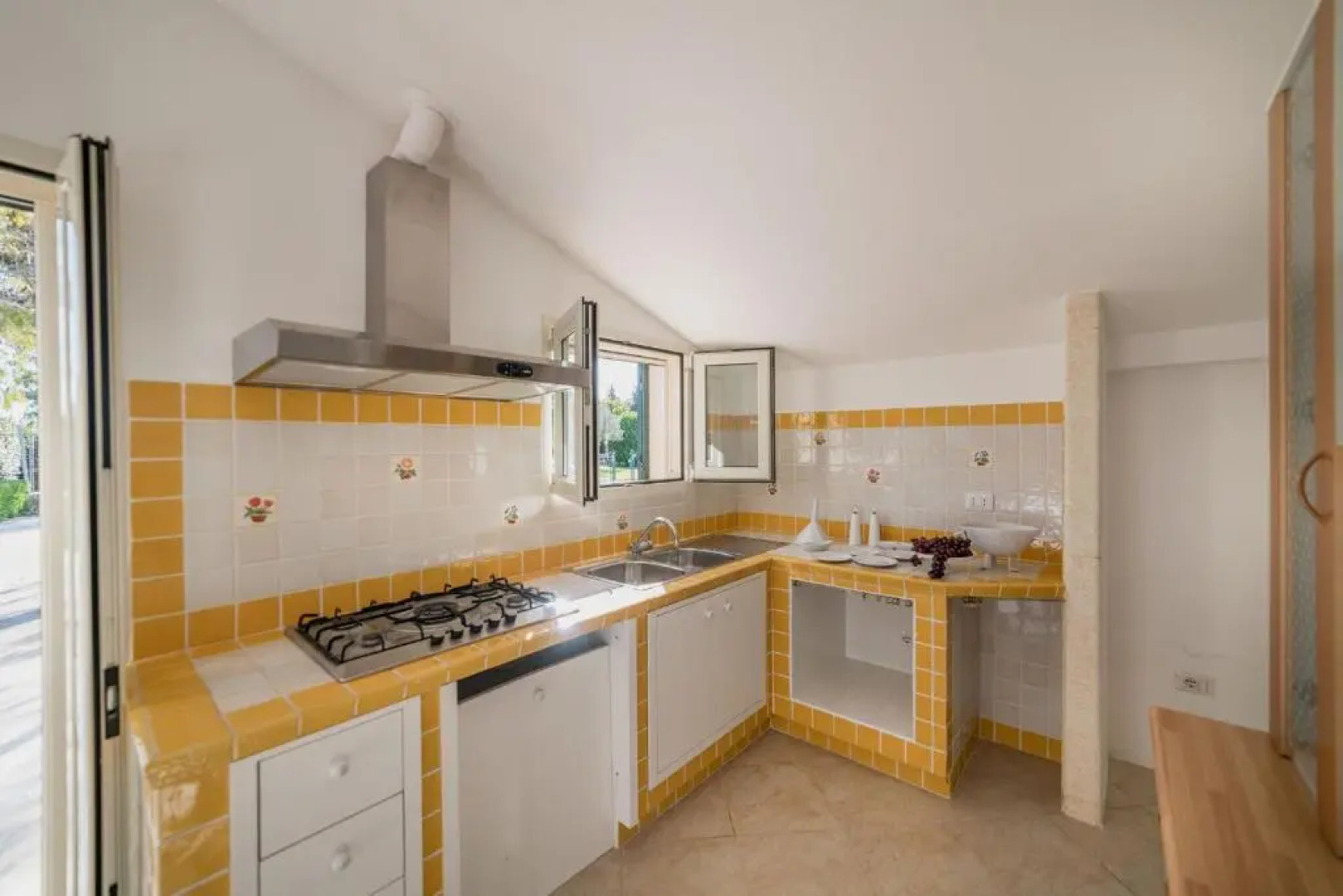 Villa con grande piscina privata e 5 camere m550