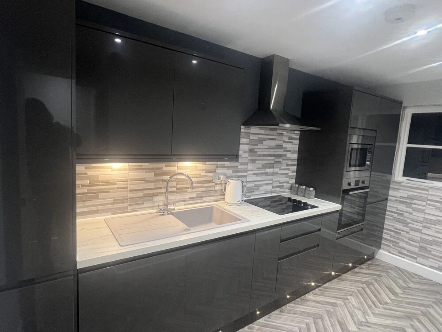 The Broadway Retreat With Parking