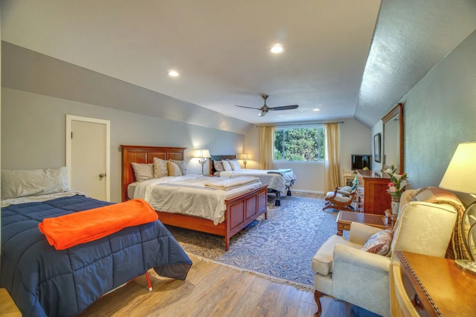 Cascade Cabin Hideaway w/ Views, 1/2 Mi to Lake