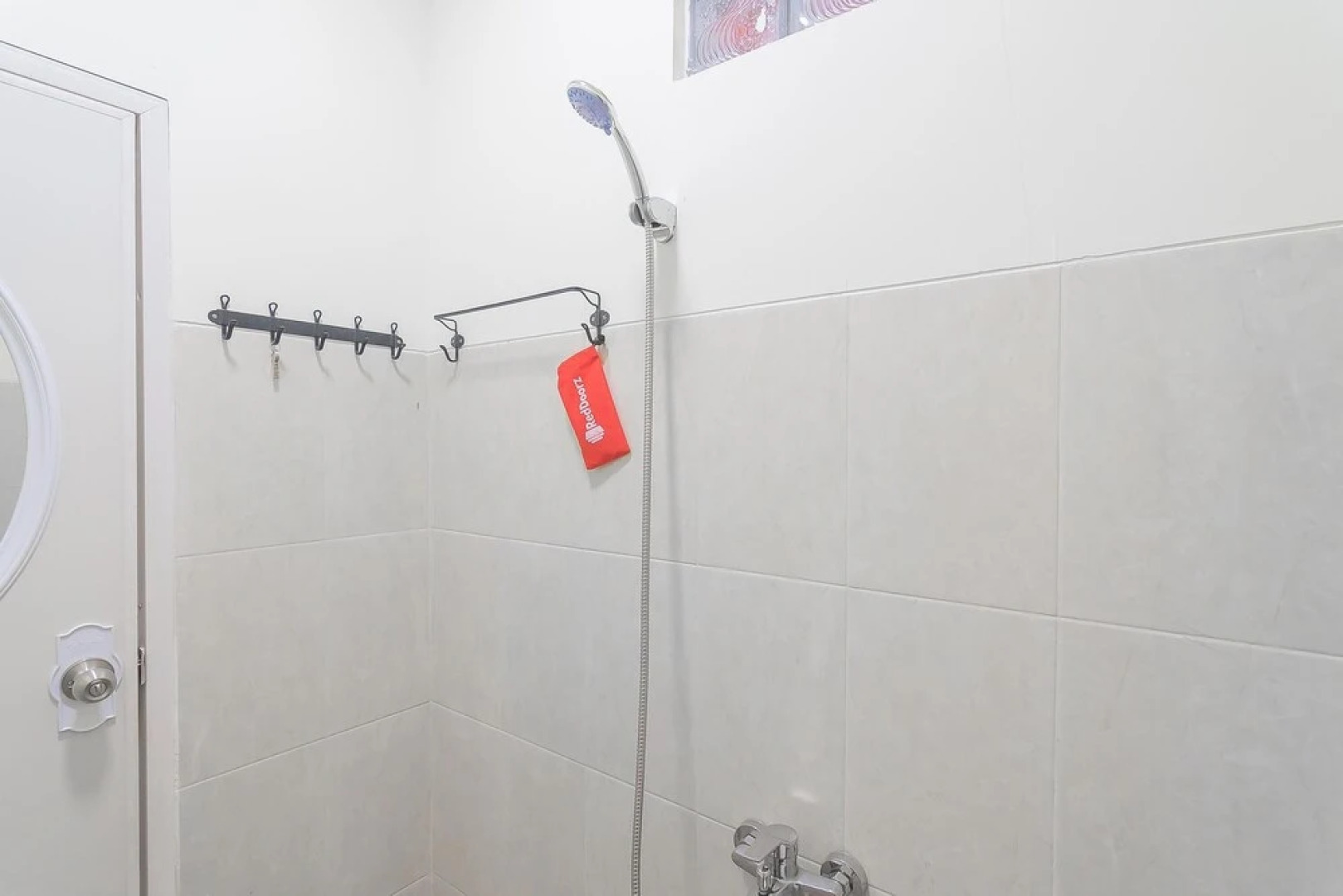 Batu Apung  by RedDoorz