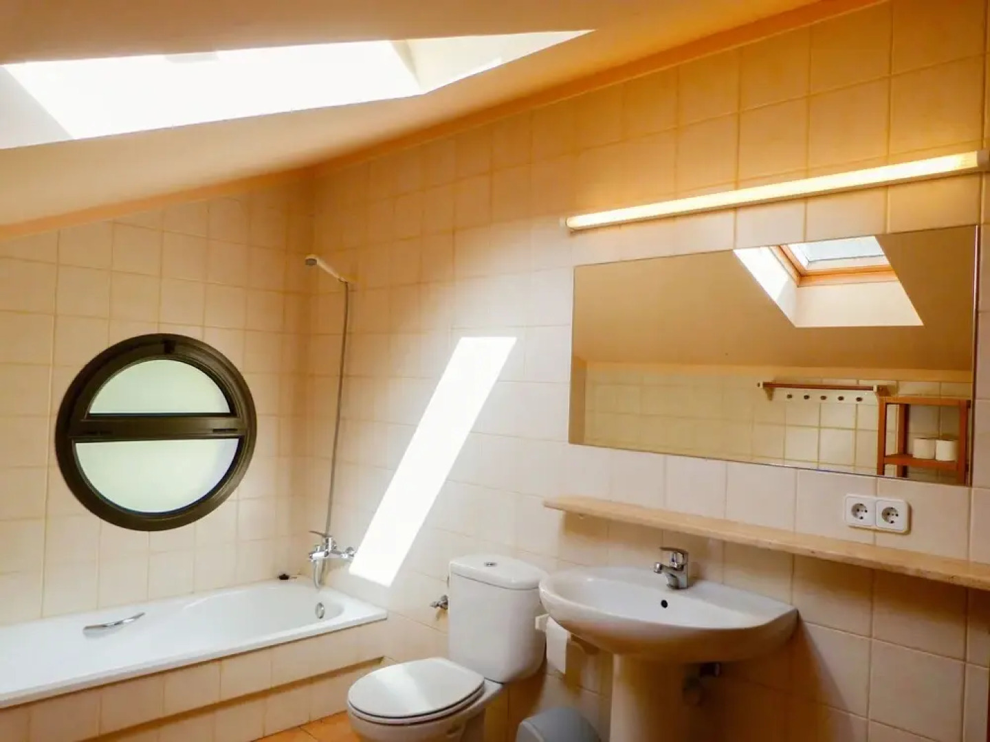 12-person House With Heated Communal Swimming Pool in the Heart of Nature