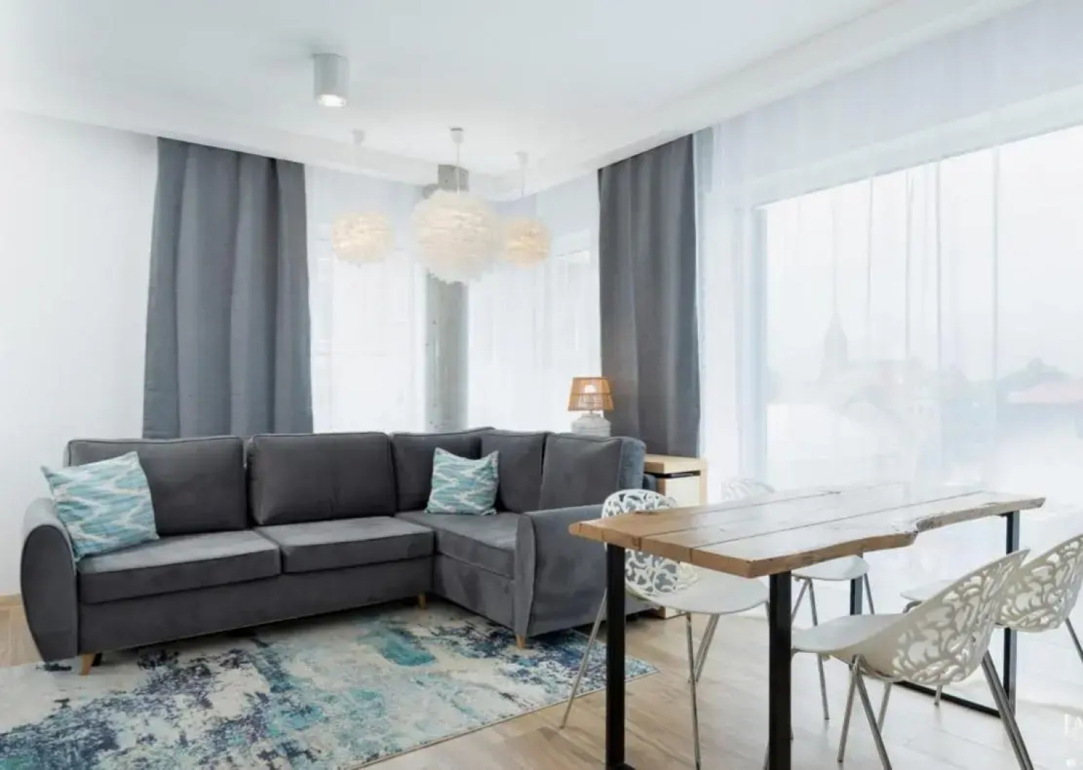 Sailor 7 Z bocznym widokiem na morze