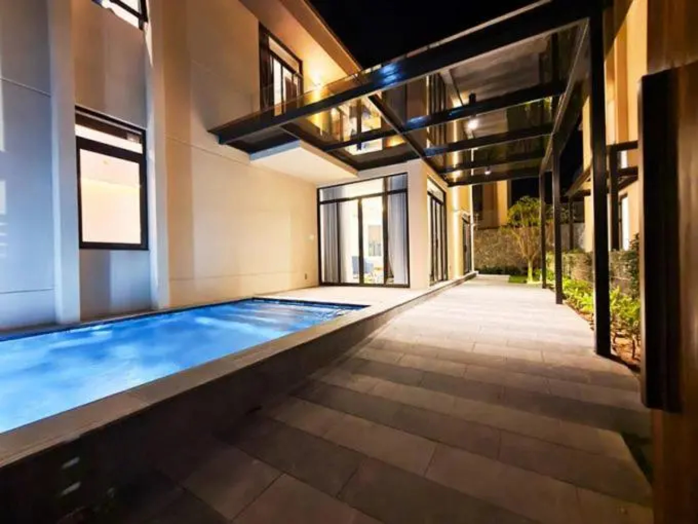 Luxury villa trong Whyndham garden Cam Ranh