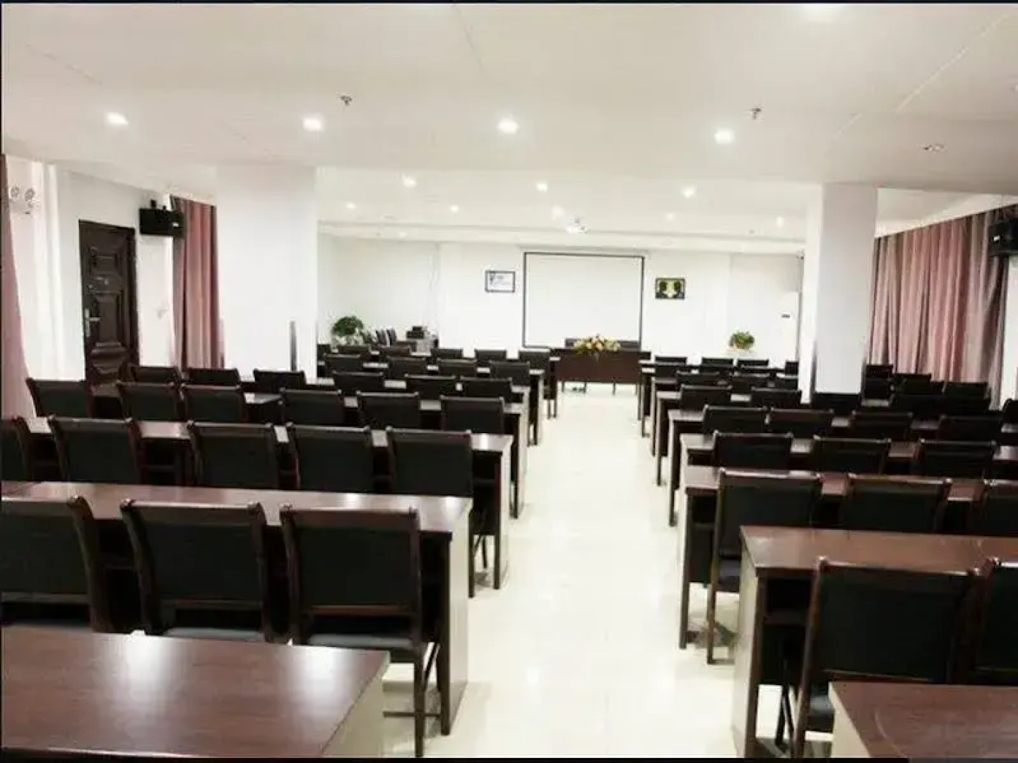 GreenTree Inn Anhui Fuyang Funan East Huaihe Road Express Hotel