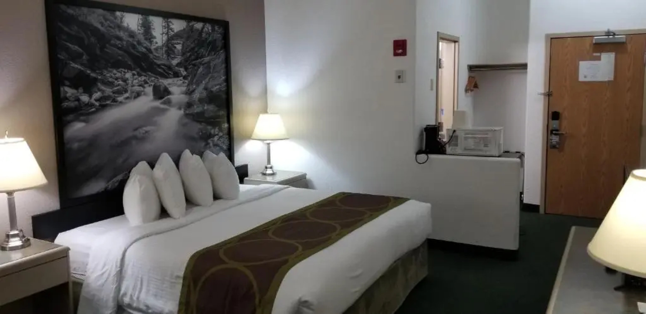 Super 8 Pincher Creek AB