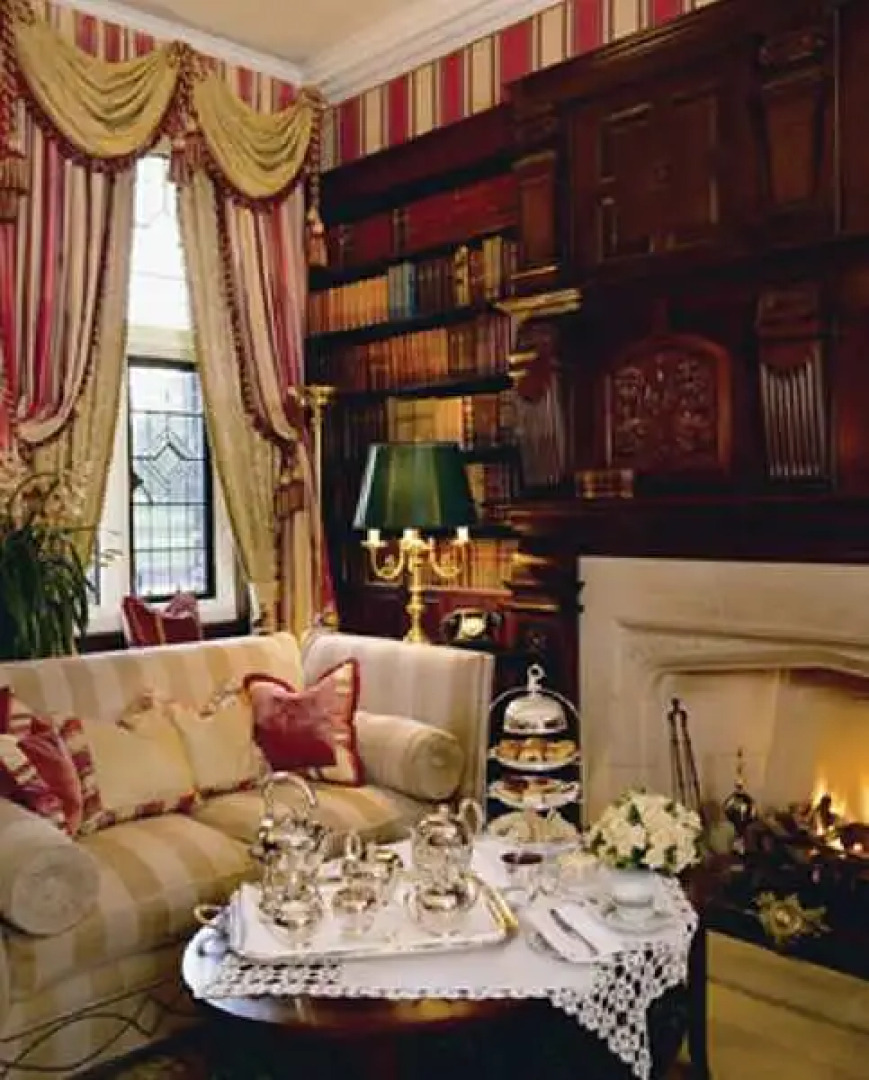 The Milestone Hotel  Apartments