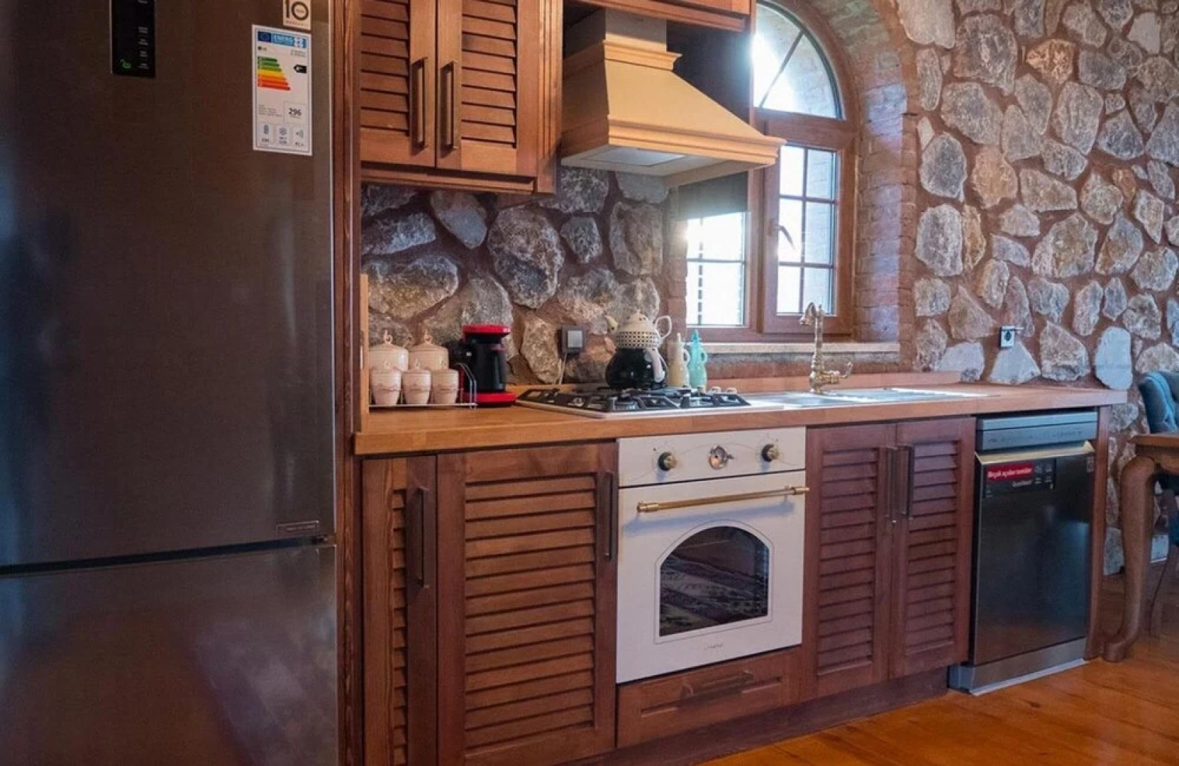 Charming Stone House With Private Pool and Nature View in Iznik Bursa