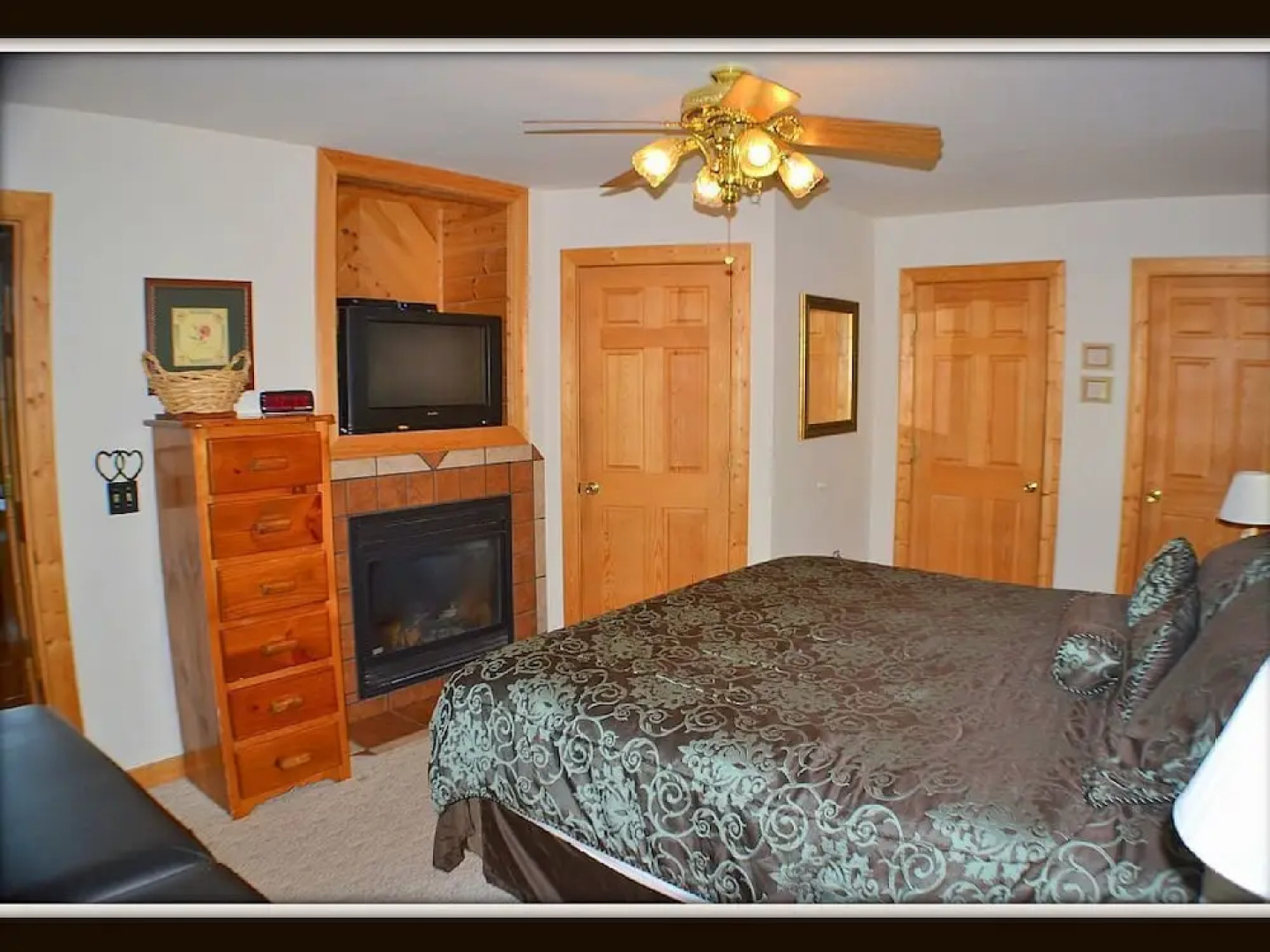 Amore Mountain Retreat - 1 Br cabin by RedAwning