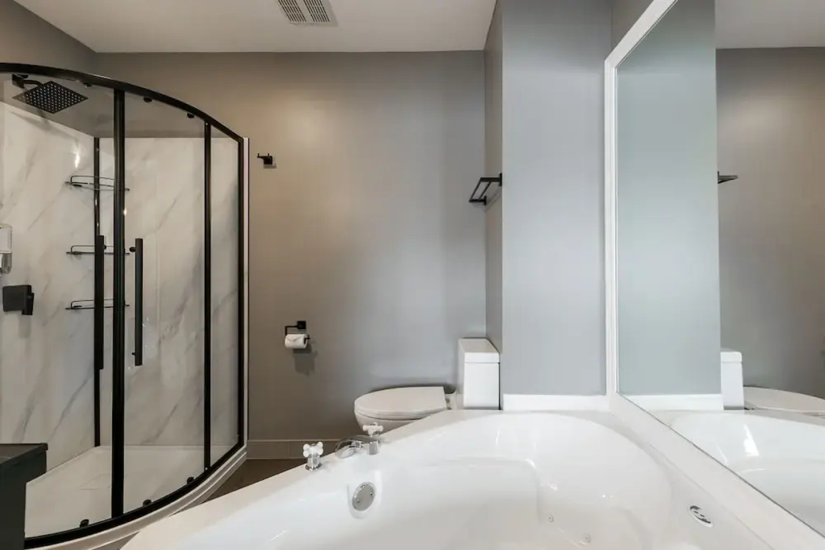 Les Lofts du Lac des Sables by KASANIA