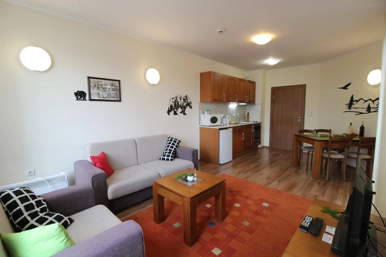 Pine Tree Apartment D34