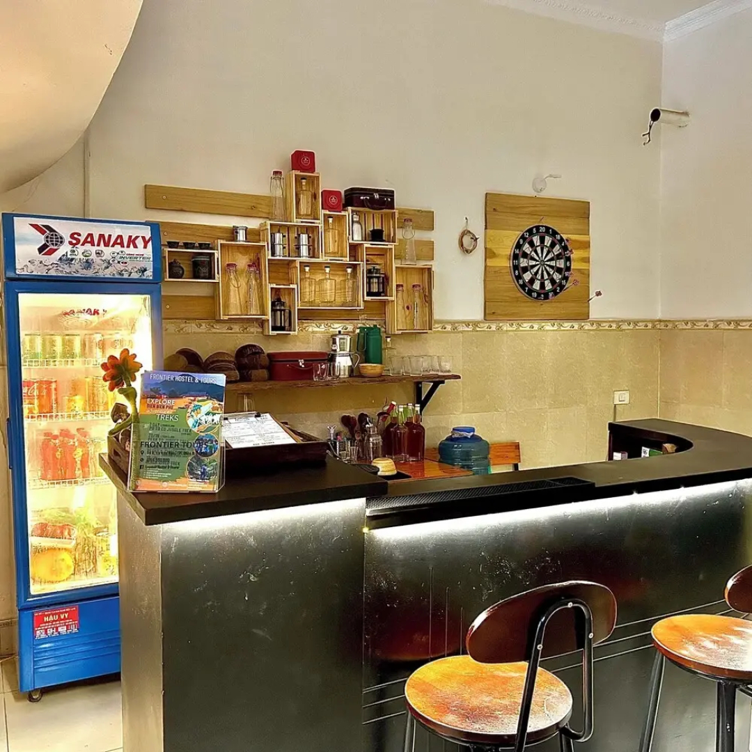 Frontier Hostel & Tours