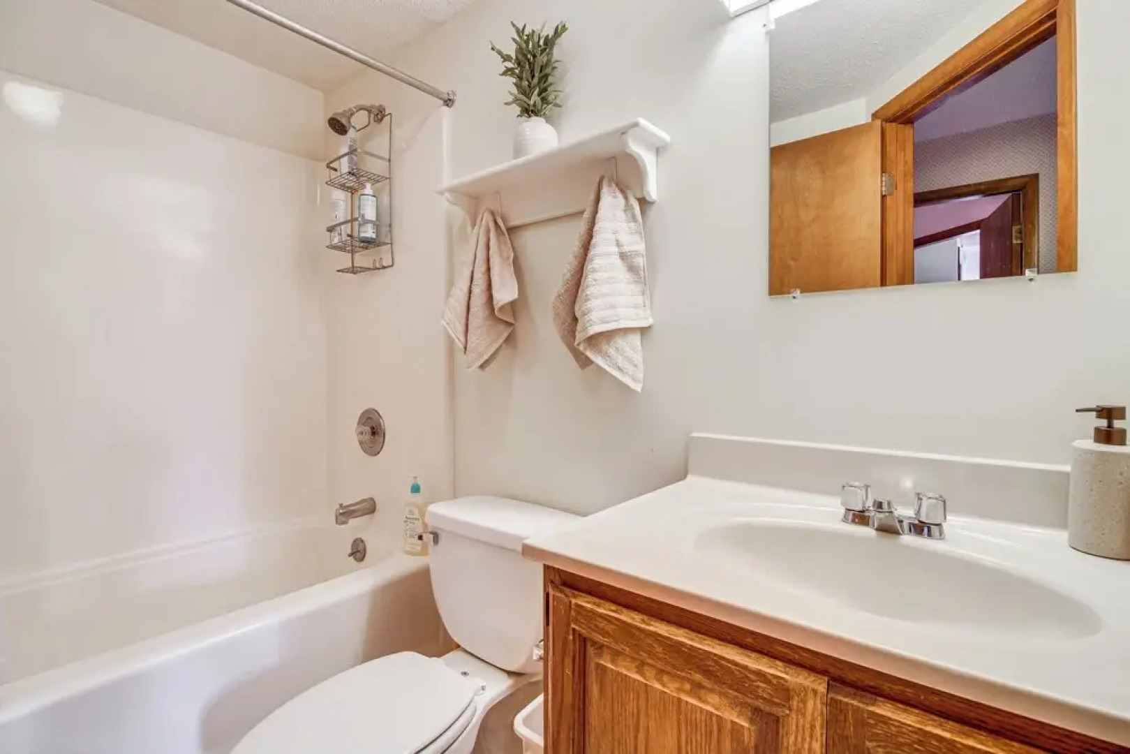 'bearfoot Apres' Mtn-view Condo < 1 Mi to Mt Snow!