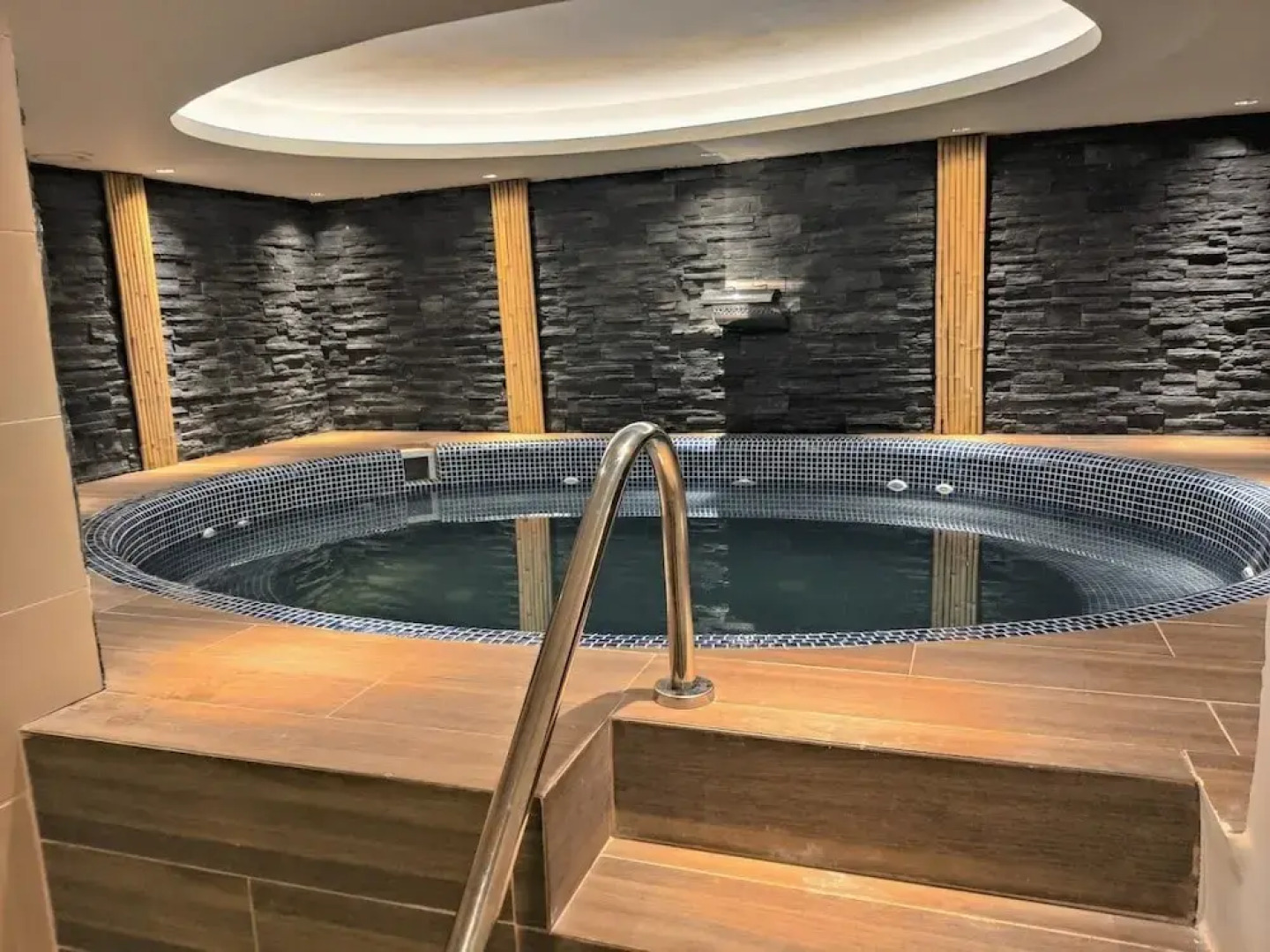 Golden Rose Hotel & Spa