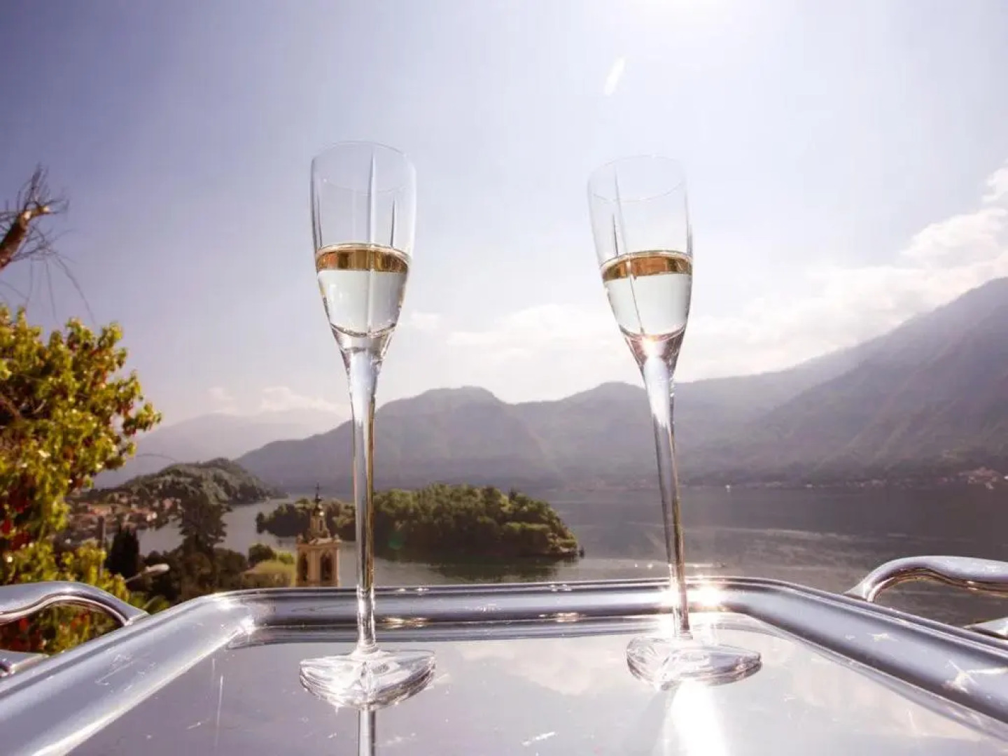 Sala Comacina Apartment No 1 (Sleeps 10)