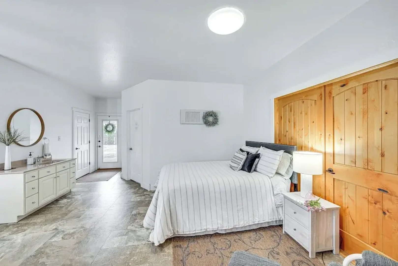 Shipshewana Guest House With Fire Pit!