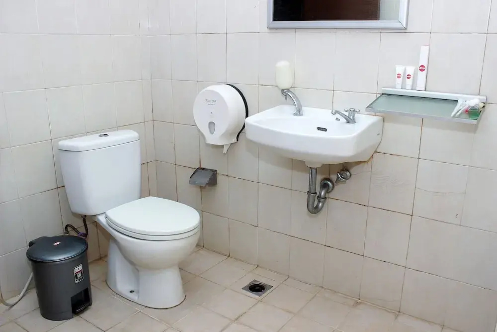 OYO 859 Raffles City Hotel