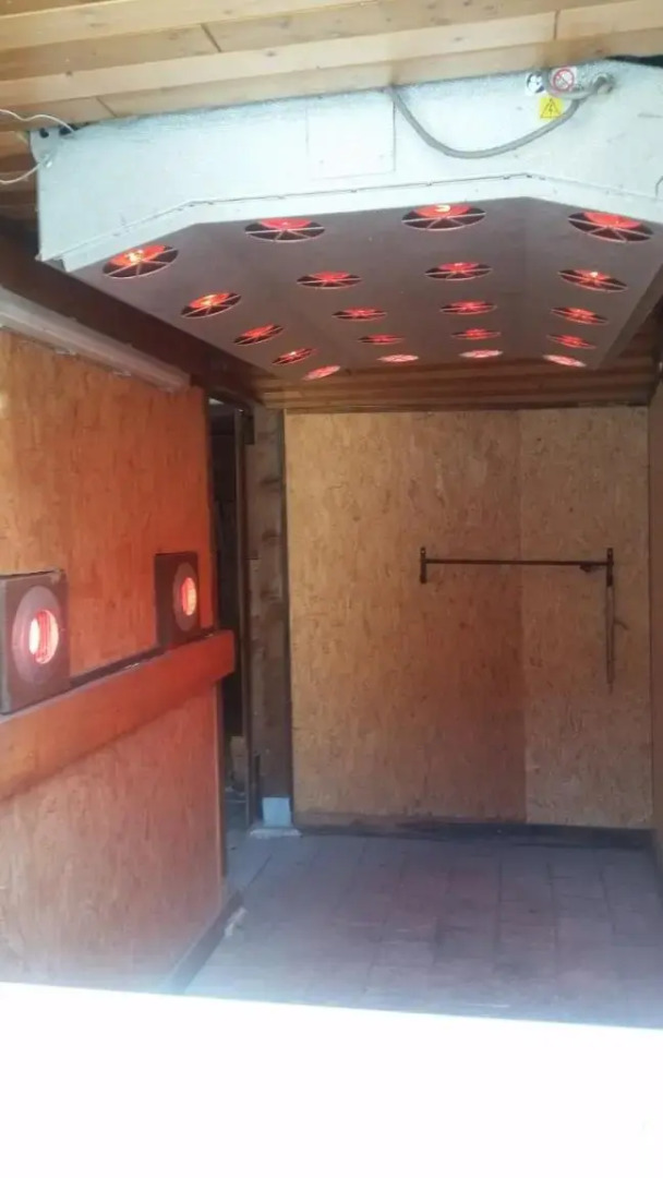 King of Gold Stables appartement met stalling voor 5 paarden