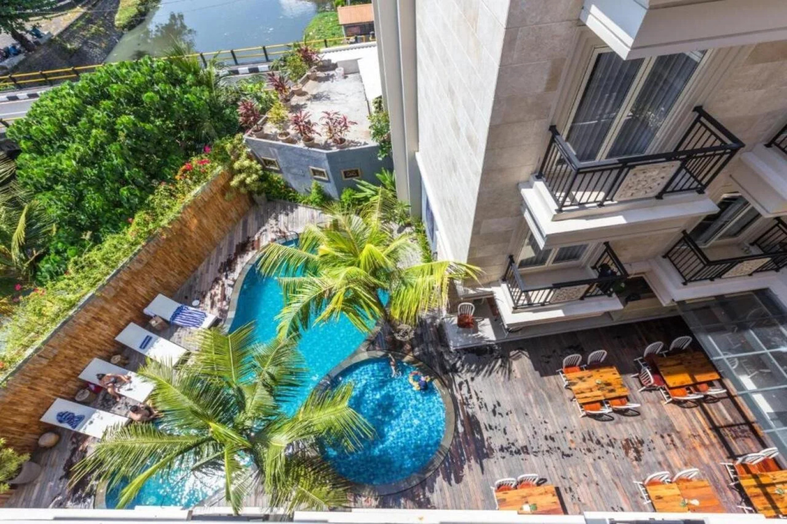 Alron Hotel Kuta Powered by Archipelago