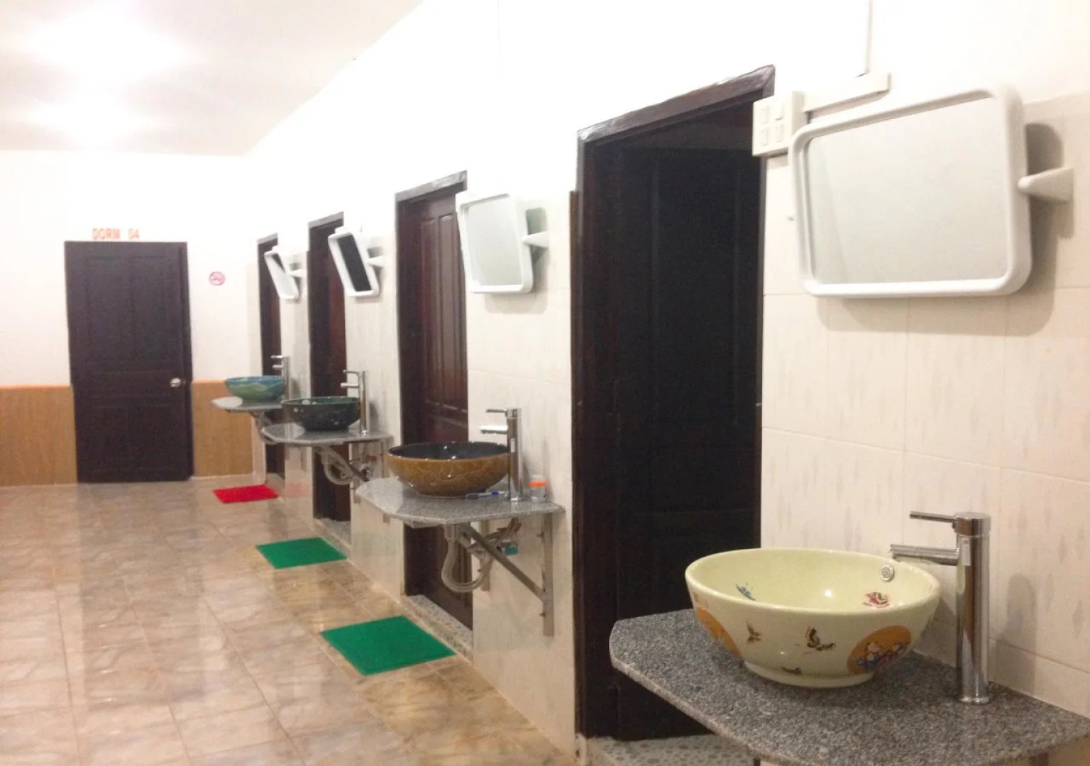 Vongprachan Backpackers Hostel