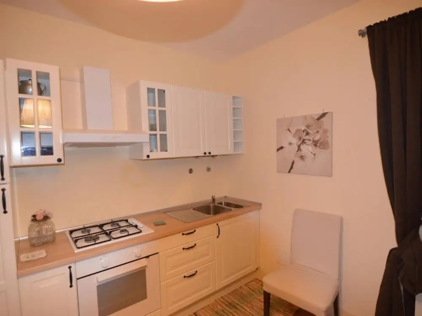 Apartment Amidst Vineyards & Blue Skies