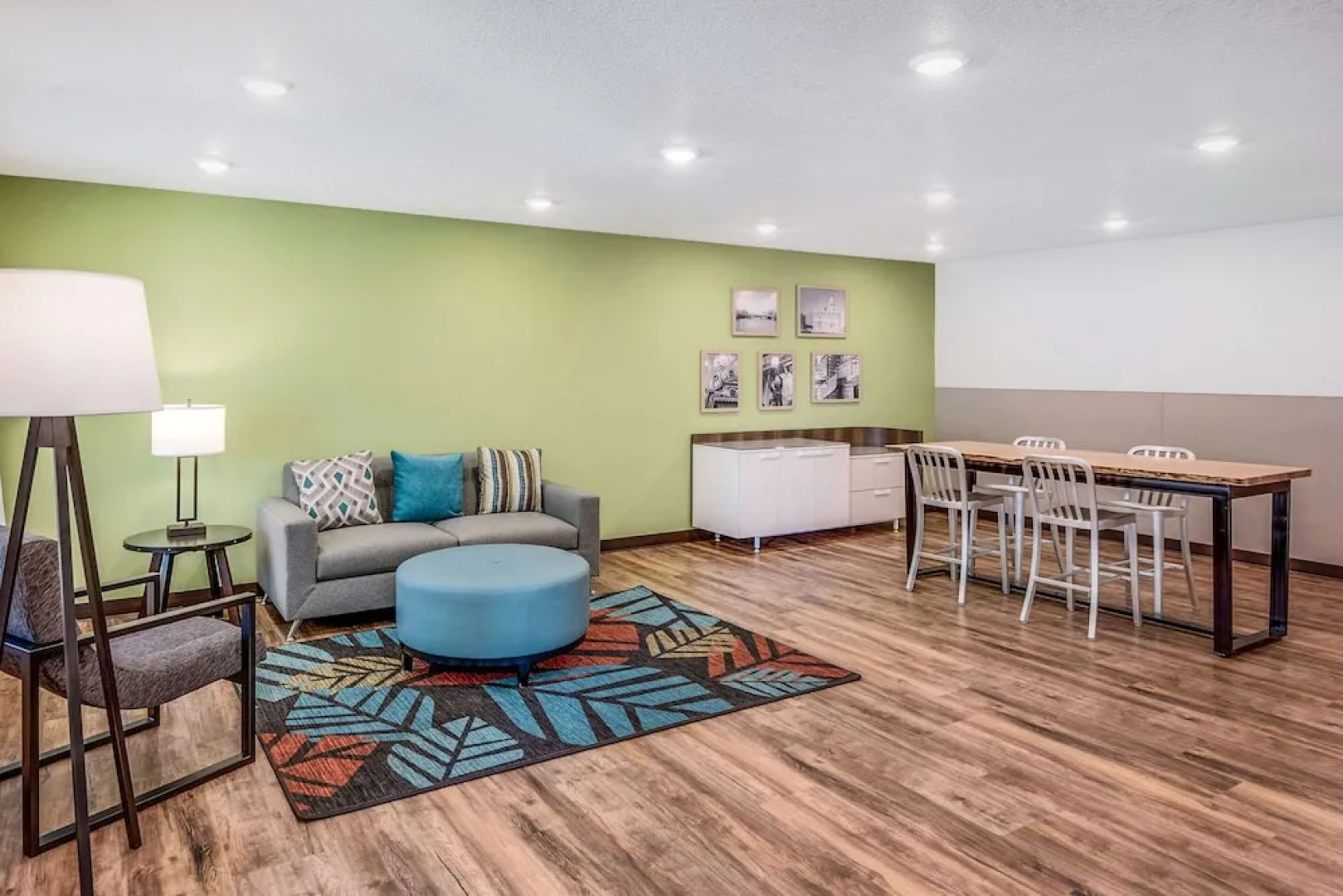 Woodspring Suites  West Des Moines