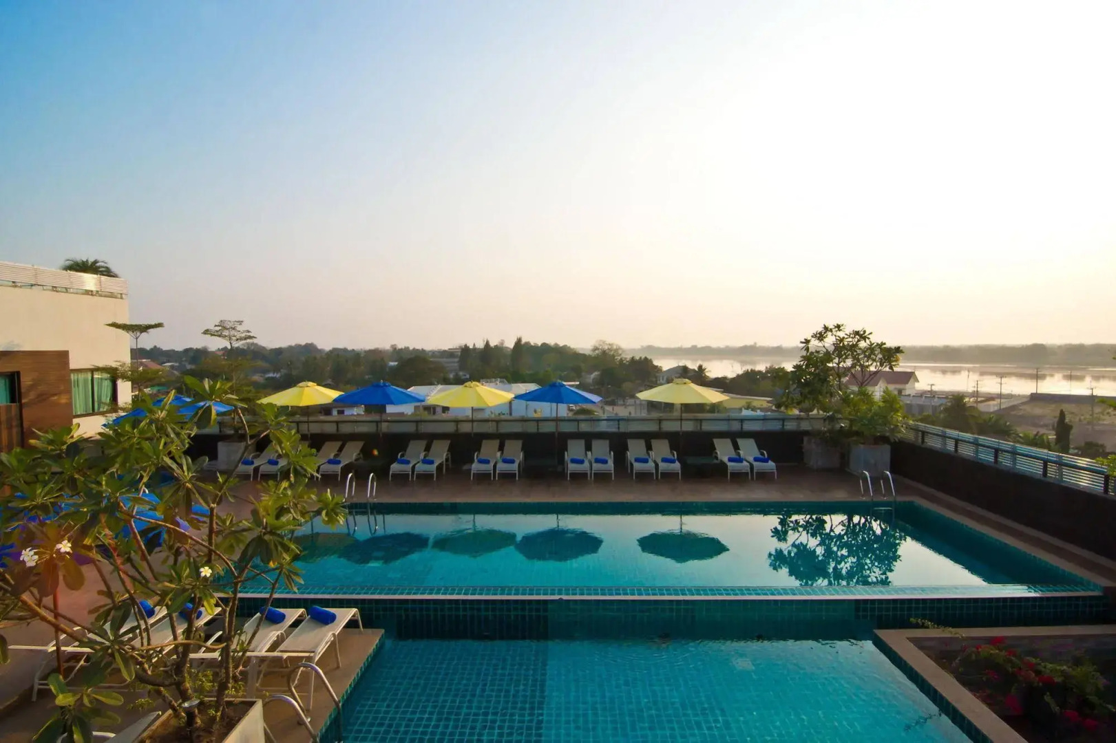 Rashmis Plaza Hotel Vientiane