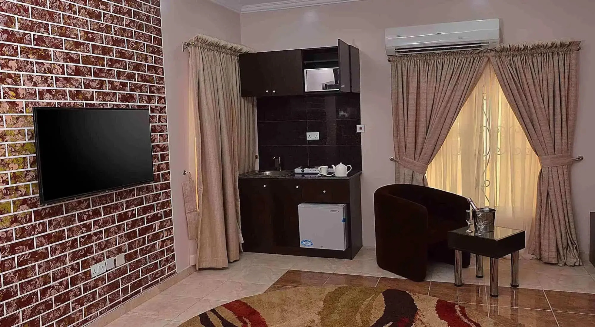 Extended Stay Grand Hotel