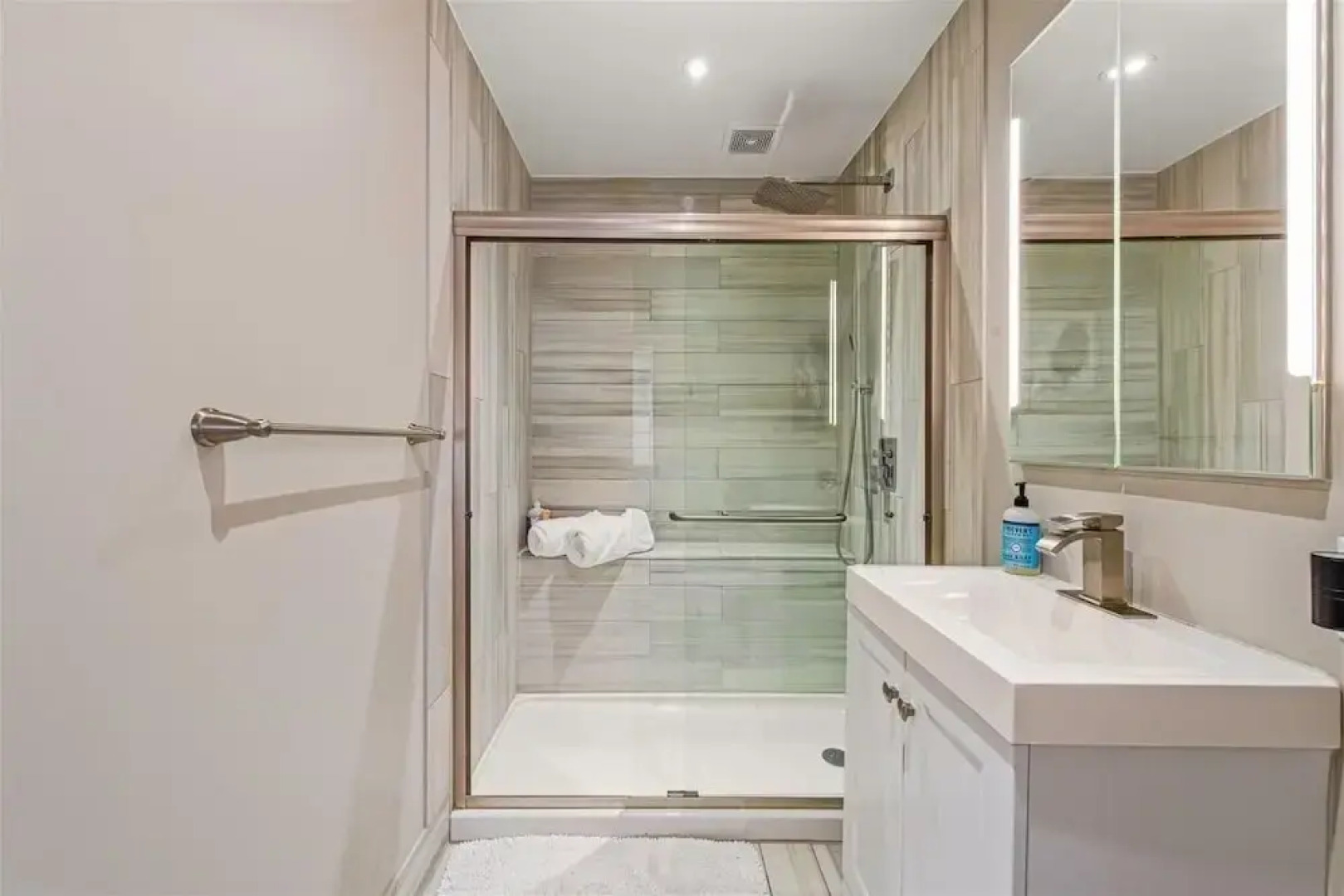 Pocono Scandinavian Cottage 2 Bedroom Cottage by RedAwning