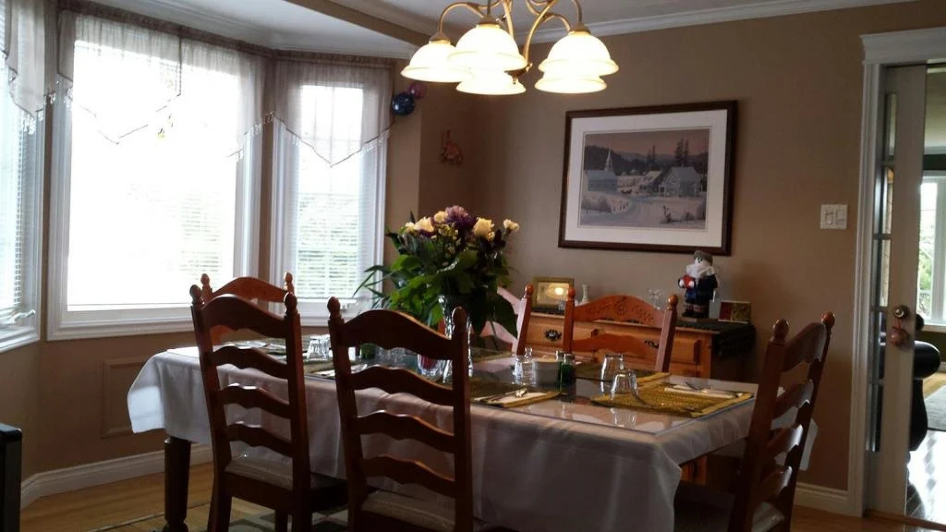 Northwest Lodge Bed & Breakfast