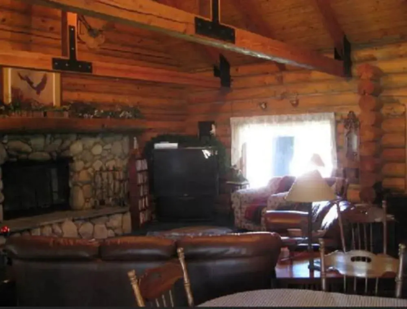 Eagles Nest B&B and Cottage Suites