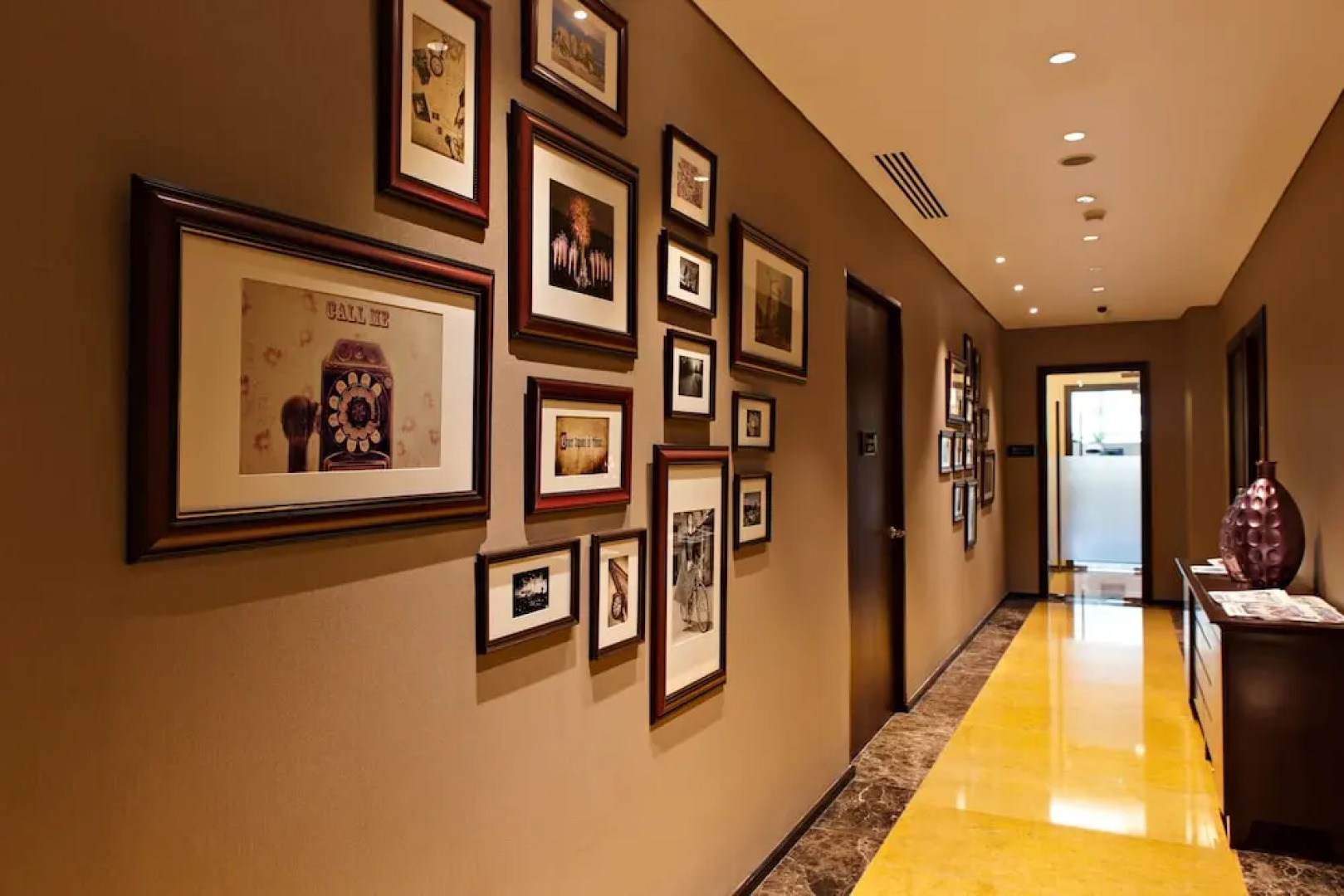 Oakwood Premier Joy~Nostalg Center Manila