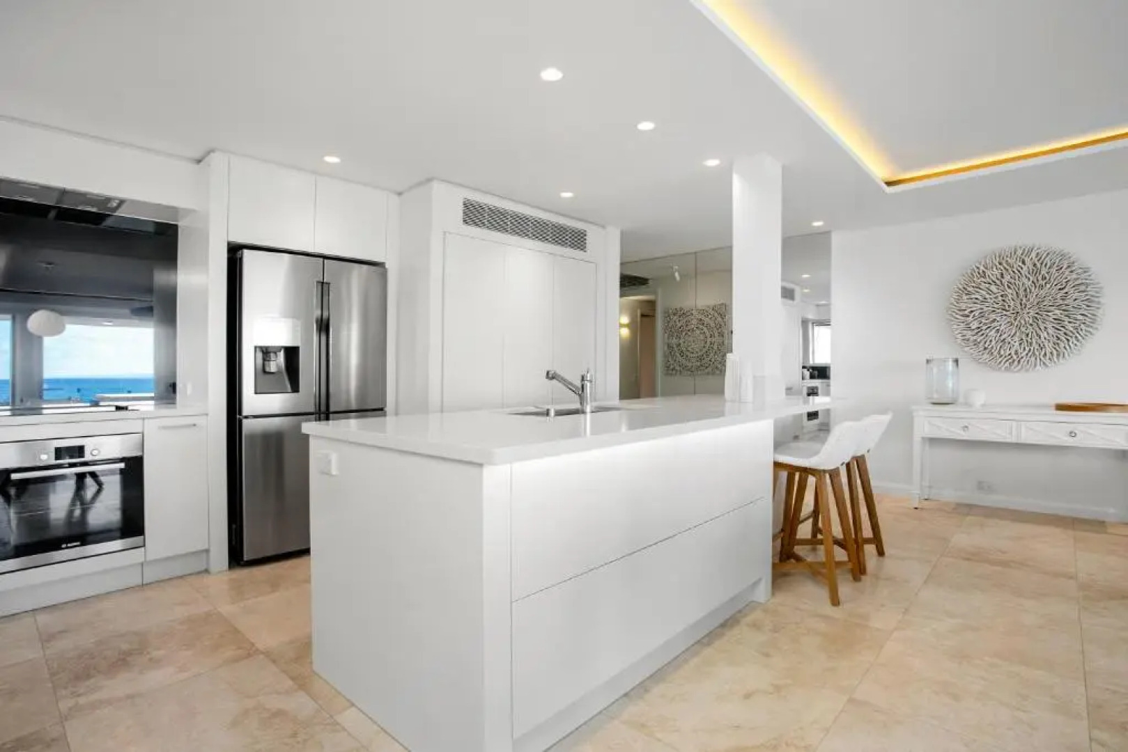 Beachfront Luxury, Hastings Street