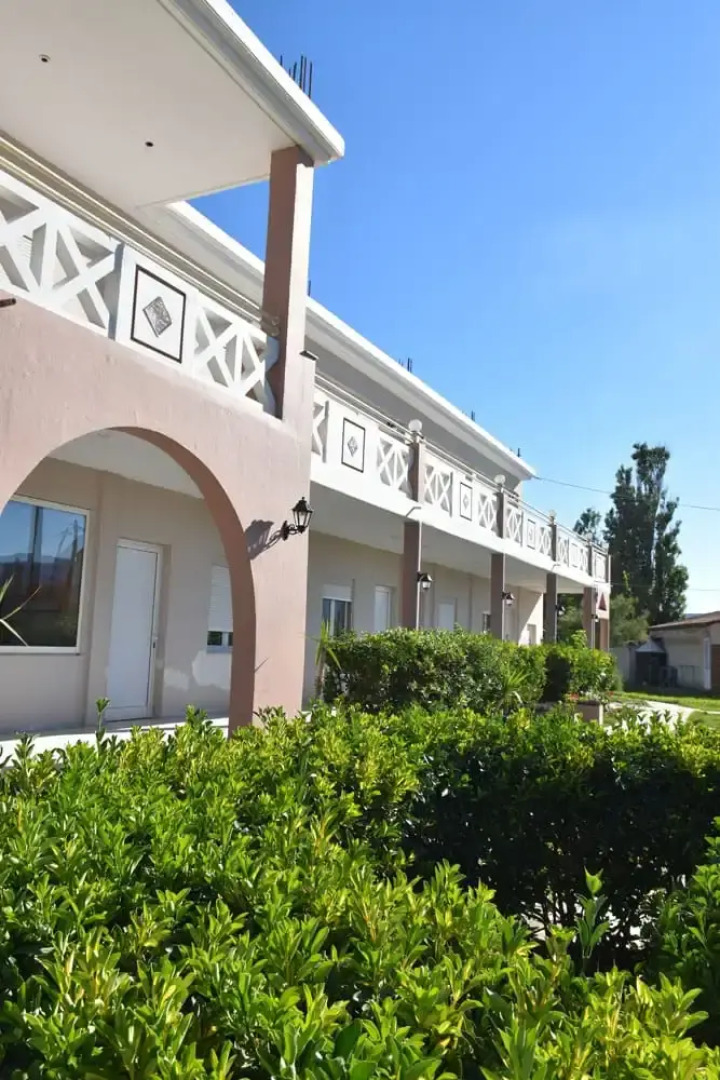 Odos Oneiron Tavronitis Bay