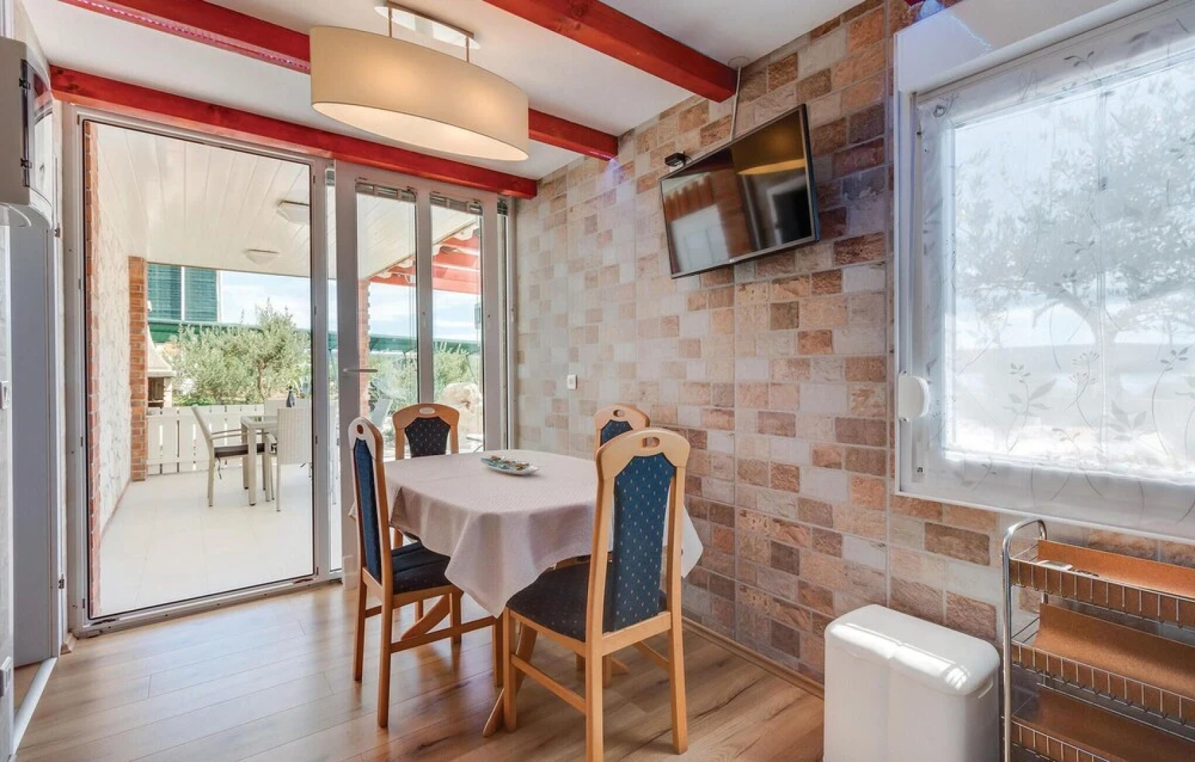 Stunning Home in Nerezine With Jacuzzi, Wifi and 2 Bedrooms