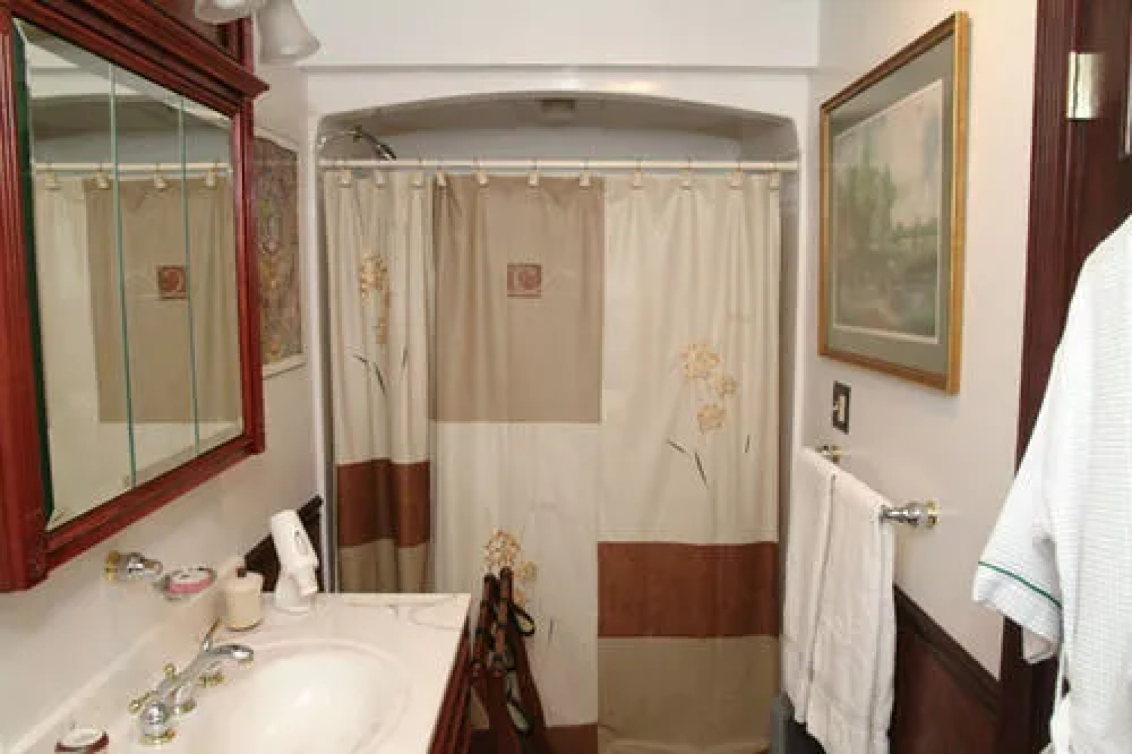 Gelinas Manor Victorian Bed & Breakfast