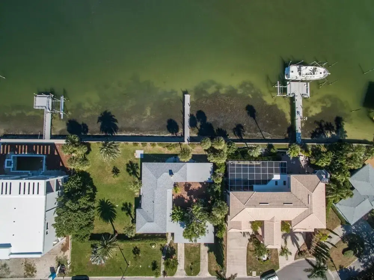 Treasured Times Beach House 3 Bedroom Home by RedAwning, Clearwater Beach